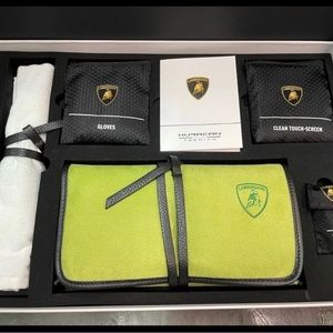 Lamborghini welcome kits - quantity 25 kits